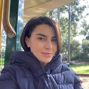 Meet your Posher, Ana maria